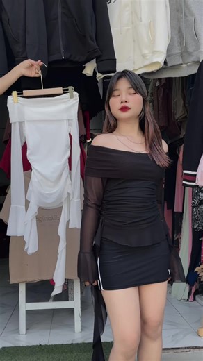 လဲလှယ်မှုများနှင့် Mini Skirt ဖက်ရှင်များ