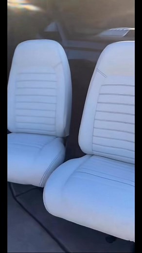 Obs White leather seat $400 shipped #OBS #trucking #obstrucks #c10parts | MR.OBS