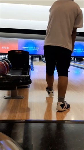 両手投げバックアップでストライク #bowling #backup #ボウリング #バックアップ #岩見彩乃 #両手投げ