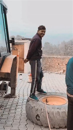 💕javed officel Driver vlogger on Instagram: "#Nar ko Mada ki talash hai computer #video"