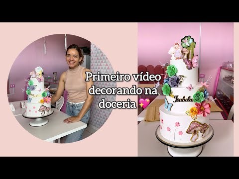 Decorating a 3-tier cake 😍