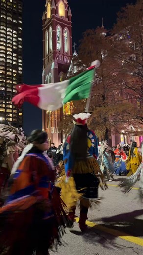 Dallas comes alive every December with the Feast of Our Lady of Guadalupe at the National Shrine Cathedral of Our Lady of Guadalupe.🌹✨ Expect cultural dances, pilgrimages, and moving processions that wind through Downtown. This historic cathedral, built in 1902 and the city’s oldest Catholic parish, is also the second-busiest Catholic cathedral in the nation, welcoming over 13,000 people every weekend with services in both Spanish and English. The celebration flows into Las Posadas, a cherished
