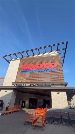 The best travel drone is now at Costco!!! @hoverair_global has made its way to the greatest store in the world, and now I’m even happier to a Costco member! This drone is tiny, has 8K resolution and they have a bundle for it too! You can get ir in store or by checking out the link in my bio 👉 @momentum_productions Here’s what you get in the Bundle: *HOVERAir X1 Pro Max *Charging Hub *2 Total Smart Batteries *Combo Case *USB-C Cable *Cloth Carrying Bag #hoverairx1promax #costco #holidayshoppingm