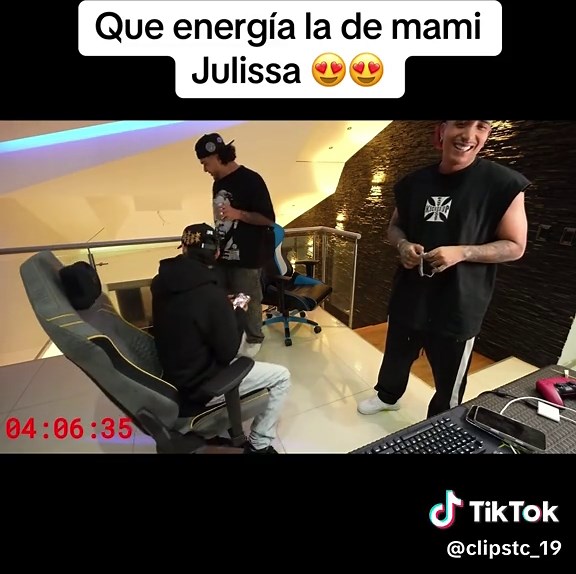 La Fiesta en la Barbie House con María Julissa