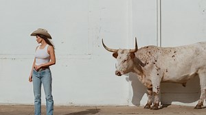 On her new album, Kacey Musgraves returns home, to the 'Middle of Nowhere'