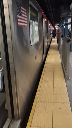 R142 (5) Train At Flatbush Ave- Brooklyn College #nycsubway