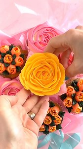 Flowers cupcakes 🌸🌼🌺 Full recipe steps below 👇👇 | Pie Bakery