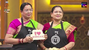 A simple potato meets different cuisines in this Black Apron Challenge. Which jodi will turn it into perfection and avoid the last elimination before the semi-finals? Watch #MasterChefIndia, Mon–Fri at 8 PM on Sony LIV. #MasterChefIndiaonSonyLIV #MasterChefJodiSpecial #PrideofIndia #MasterChefIndia #HarPlatePeIndia | Sony LIV International