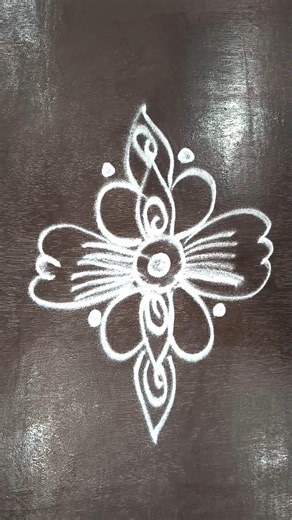 Quick Easy Rangoli 🌸 Simple Design for Beginners | 1 minute Rangoli #Shorts