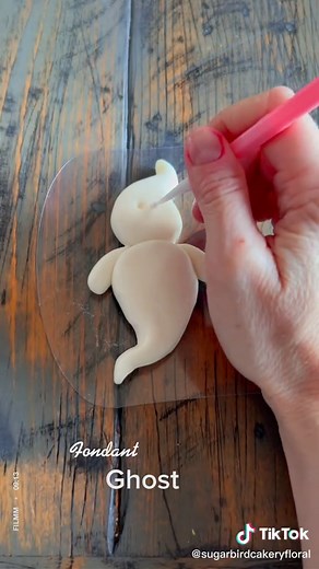 Cute Fondant Ghost Tutorial for a Children's Halloween Party
