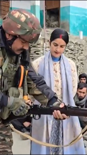 Indian Army Trains Local Villagers