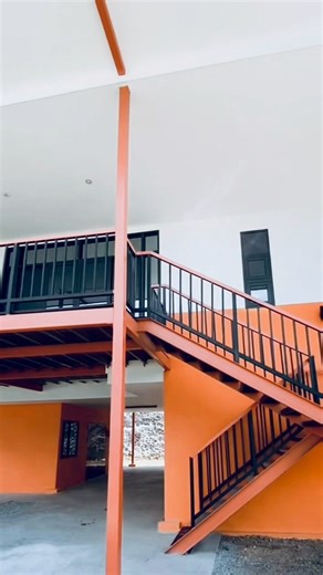 Introducing Premium Carola Home – Skyview Estate, ATS Road, 8 Mile, Port Moresby! 🏙️ This stunner combines smart design with everyday comfort in an exclusive residence 🌟.- 6 spacious bedrooms- 3 modern bathrooms-Classic Kitchen -Spacious Living Room - Balconies with amazing views 😍In the prestigious Skyview Estate, this home screams luxury in one of Port Moresby’s finest neighborhoods.Don’t miss out! 📞 ( 675) 8115 5000 | WhatsApp: 82202212 | Email: skyview_sales@glorygrouppng.com or Marketin