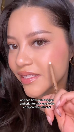 Jess | Makeup • Tutorials on Instagram: "How to make your eyes look bigger 😍 @audboos @makeupforever artist color pencil #eyeliner #eyelinertechnique #eyelinerhacks #bigeyes #bigeyesmakeup #eyelinerhack #makeuphacks"