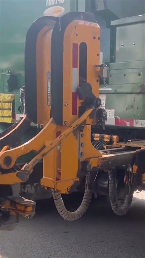 EXTREMELY SLOW MACK LR PT.2 #garbagepailflix #garbage #garbagedispose#garbagetruck #wastemanagement