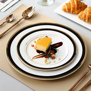 [Hot Item] Use Tableware of Any Color in The Hotel Buffet Restaurant