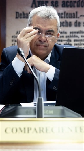 EL ESPAÑOL on Instagram: "‼️🗣️ La respuesta de María Caballero (UPN) cuando Santos Cerdán pide respeto hacia ‘la Paqui’, "que nada tiene que ver en esto": "¿Quién ha metido a su mujer en esto, usted no? Yo no la he metido, desde luego" "¿Y su hermana? La que sigue de concejala en su pueblo y entró por el PSOE" 👉 Un respeto que también ha pedido para Leire Díez a la que ha pedido que no se le llame "fontanera" sino "por su nombre". Cerdán ha reiterado que todo se trata de "especu