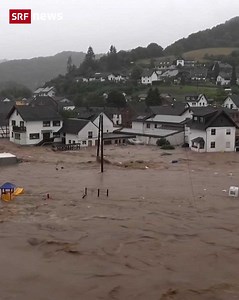 591K views · 3.9K reactions | Im Westen Deutschlands, besonders in der Eifel, ist die Lage nach dem Unwettertief «Bernd» unübersichtlich. Die Zahl der Toten steigt laufend an, auch Feuerwehrmänner sind beim Helfen ertrunken. Dutzende Personen werden vermisst. Unter anderem auch, weil etliche Gebäude den Wassermassen nicht standgehalten haben und eingestürzt sind. Derzeit sind rund 200'000 Menschen ohne Strom. Die Behörden warnen vor verschmutztem Trinkwasser. | SRF News | Facebook