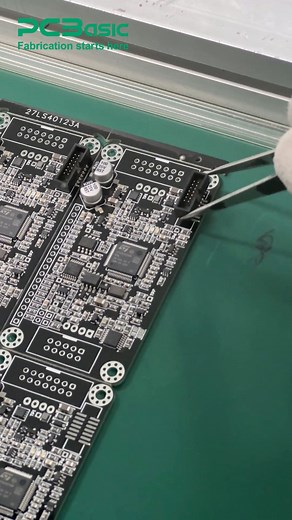 36 shares | High-mix, small-batch PCBA depends a lot on manual placement.When machines can't mount certain parts, operators step in and place them by hand to keep production moving. #pcba #manufacturing #shorts #manualwork #factory #assembly #electronics #smt #circuitboard #placement #pcbassembly #electronicsmanufacturing | PCBasic | Facebook