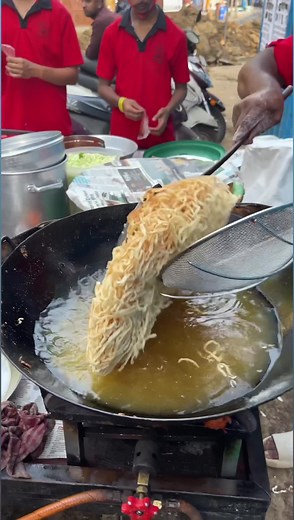 Mumbai Style Fried Noodle Bhel at Manchurian King, Gautam Nagar, Dadar East #streetfood | Street Food Recipes