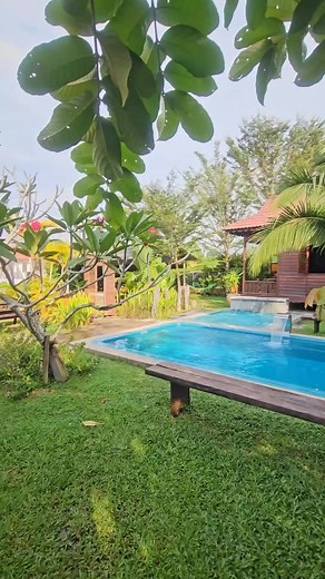 Call owner 01133172646. port staycation yg best utk korang yg inginkan kelainan. homestay ni ada rumah traditional tuu. korang mesti suka lah. homestay dia mmg lawa geng. memang privacy betul staycation kat sini. korang yg berminat boleh roger owner dia @teratak.kampung ...owner dia baik tau. #staycation #vacation #abangstaycation #travel #vacationmode #holiday #jalanjalan #homestaypoolmelaka #homestay #cuticuti | Mystaycation