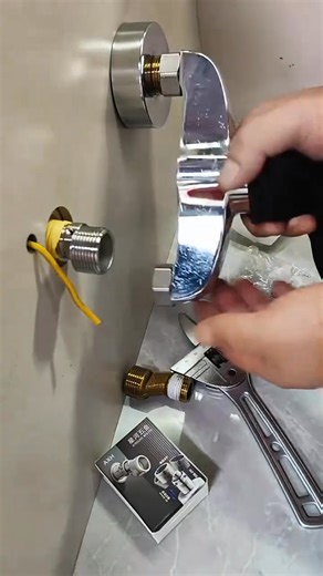 33 reactions |  Fix skewed, misaligned shower outlets effortlessly! Our SUS304 stainless steel adjustable adapter offers 0-40° angle & 40-50mm length adjustment—leak-proof, rust-resistant, and easy to install. Upgrade your shower today! Shop now  https://t.site/3I6uEXI | Imagnaryto&XP | Facebook