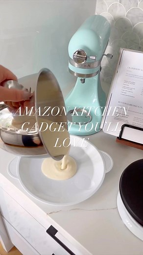 Anca Andor on Instagram: "Comment SHOP or find the link in my profile! // They restocked my crepè maker! OMGGG this is a dream to use!! So easy and you can quickly make crepès for the whole family. I used a basic recipe (HAS to be runny) and worked like a charm. It non stick so no spray necessary 懶"