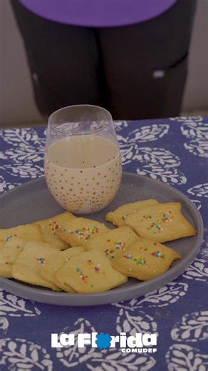 Corporación de Salud y Educación de La Florida | ¡Para lucirse en Nochebuena!✨️ Para pasar una Navidad🎄 dulce y saludable, te presentamos esta deliciosa receta de galletas navideñas🍪... | Instagram