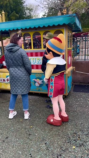 #distok #disneytiktok #disneytiktoks #disneytok #disneylife #disneyprincess #mickeymouse #frozen #pinocchio #pinocho #disneypinocchio #pinocchiodisney #pinocchiomovie #toontown #whenyouwishuponastar #figaro #jiminycricket #disneylove #monstro #encanto #mirabel #bluefairy #geppetto #stitch #winniethepooh #monstrothewhale #churros #monstro #explorepage #churro #funny #disneymemes #peterpan #aliceinwonderland