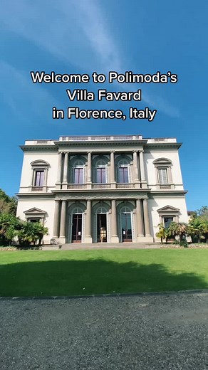 Early morning at Villa Favard before our students start arriving. Look at those ceiling frescoes! #fashionschool #fashionschoolcheck #polimoda