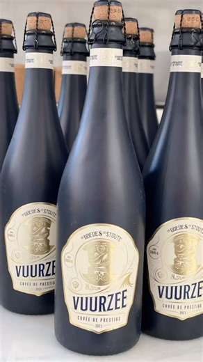 Let me tell you a story about a beer. Last year I found myself on Bonaire island in the Caribbean. I looked up the best restaurant around and booked dinner for me and Kim (shout out to @chefsbonaire!). Instead of serving wine with one of the courses, the chefs brought out a high-end beer called Vuurzee. I’ve never had a beer like this in my life. It’s incredible. I tell them how much I like it, really just hoping to get more. I get another pour and they tell me to enjoy it, as it’s probably the 