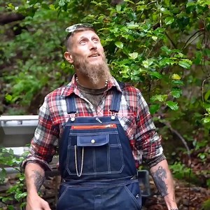 Josh is back and ready to make some classic moonshine 🙌 Don't miss the premiere of #Moonshiners TOMORROW at 8P on Discovery. | Moonshiners