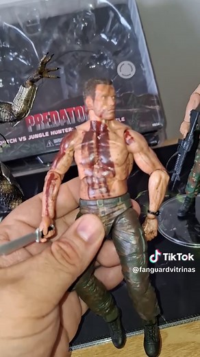 Dutch vs Predator: NECA Figure Review