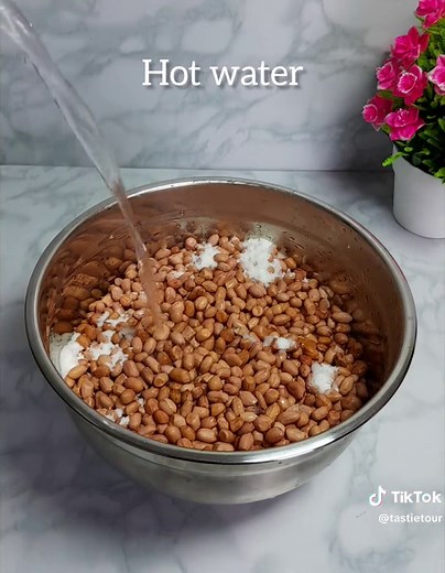 How to Easily Fry Groundnuts at Home