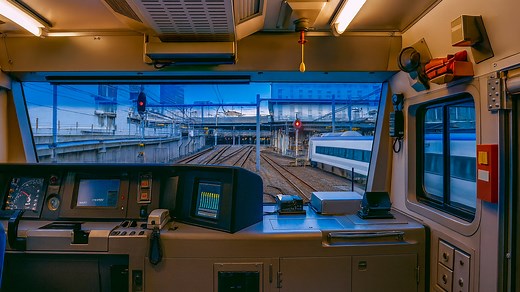 Tokyo Train Ride – Experience the Chūō Line Special Rapid Service (4K)