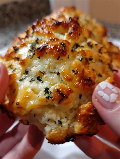 Garlic & Herb Cottage Cheese Biscuits 🌿🧄 – Fluffy, Cheesy & High-Protein Ingredients: 1 cup cottage cheese 2 large eggs ½ cup almond flour ½ tsp baking powder ½ tsp garlic powder ½ tsp dried oregano or thyme Pinch of salt & pepper ¼ cup shredded mozzarella (optional for extra cheesiness) Directions: 📌 Full detailed recipe, Tips & Notes here: 👇👇 Step 1: Preheat & Prep Preheat oven to 350°F (175°C). Line a baking sheet with parchment paper. Step 2: Mix the Dough In a bowl, whisk together cott