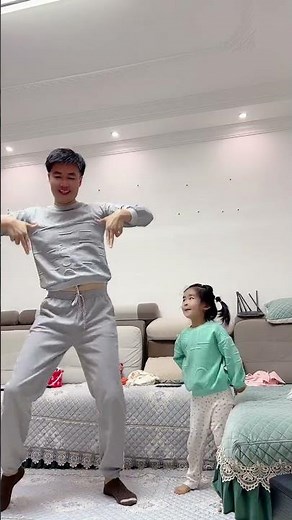 入秋了，一定要给宝宝入手的卫衣来咯，面料柔软透气又舒适，颜色多，关键是真便宜