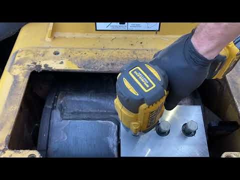 Vermeer BC1500 Gas Woodchipper Knife Change - new blade installation procedure