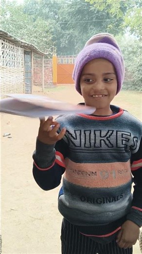 “Talent in Classroom 😲 | Student Spins Notebook Like a Pro!”