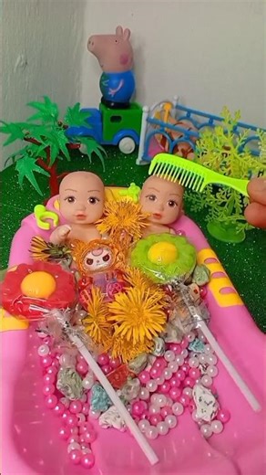 Candy ASMR 🍭 Baby Bath & Beads Satisfying