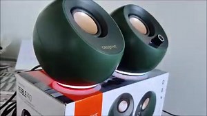 11K views · 28 reactions | Ecco a voi il video unboxing ed il funzionamento dell'illuminazione RGB degli speaker minimalisti di Creative Pebble Pro! Potenza del sound, design ricercato, rapporto qualità/prezzo altissimo e... le lucine RGB! Tutti i dettagli a questo link: https://it.creative.com/p/speakers/creative-pebble-pro | Creative Labs | Facebook