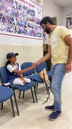 Fitting artificial above knee prosthesis leg / #hassanzarar#artificialleg #prosthetics#prostheticleg