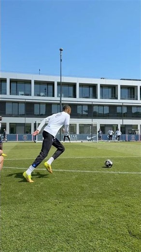 Best way to wrap up training ⚽️📖 #UCL #ChampionsLeague #PSG