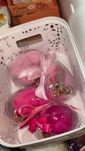 Косметика для догляду за обличчям та волоссям