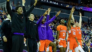 Evansville basketball snaps four-game skid with double-digit home win over Valparaiso