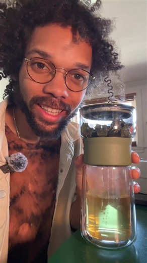 Discovering Sechung Oolong Tea with a Premium Steeper