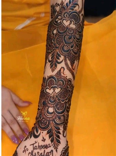 Balochi Design: Exquisite Bridal Party Henna Services