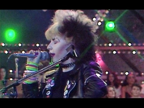 ALASKA Y LOS PEGAMOIDES - Horror en el hipermercado (Aplauso)