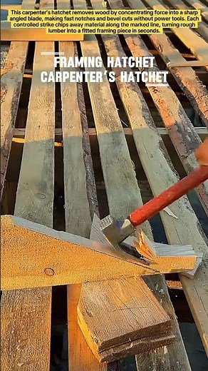 Crazy Fast Roof Framing Notch With a Hatchet #Woodworking #Carpentry #DIY