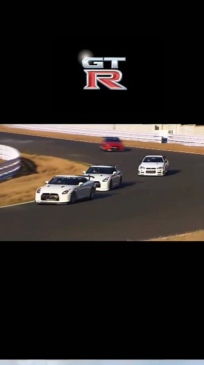 Nissan Gt-R battle R-35 Vs R-34🇯🇵🇯🇵🇯🇵🇯🇵🇯🇵 #Nissan #gtr | Car Stalker