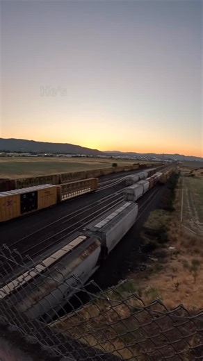 Drew Ashley Davidson | Go ride a bike, watch a sunset, and think about your life. It’s exercise, therapy, and fun all at the same time. 🙃 I haven’t been on a... | Instagram